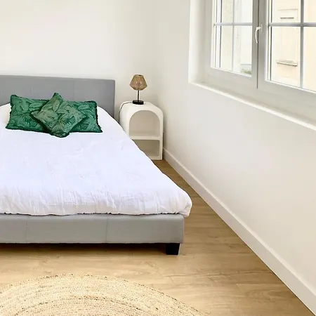 Beautiful T2 Tastefully Renovated Terrace - Madeleine Angers