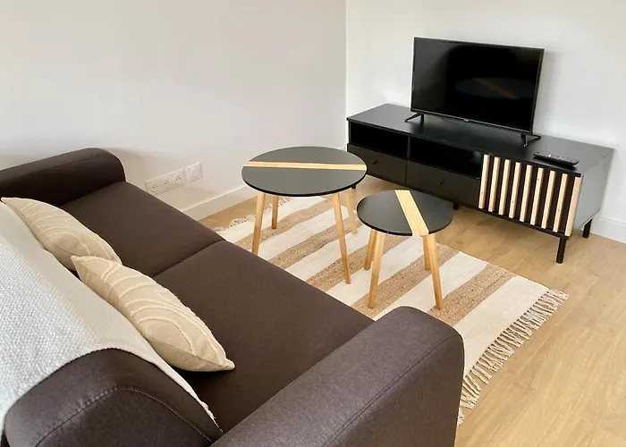 Beautiful T2 Tastefully Renovated Terrace - Madeleine