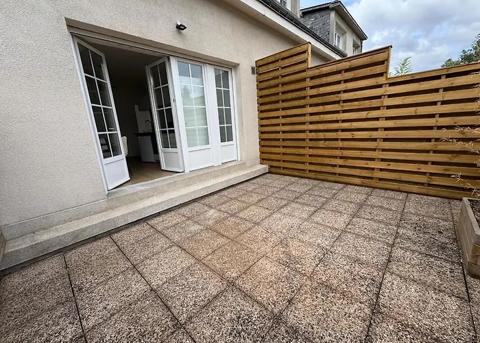 Beautiful T2 Tastefully Renovated Terrace - Madeleine